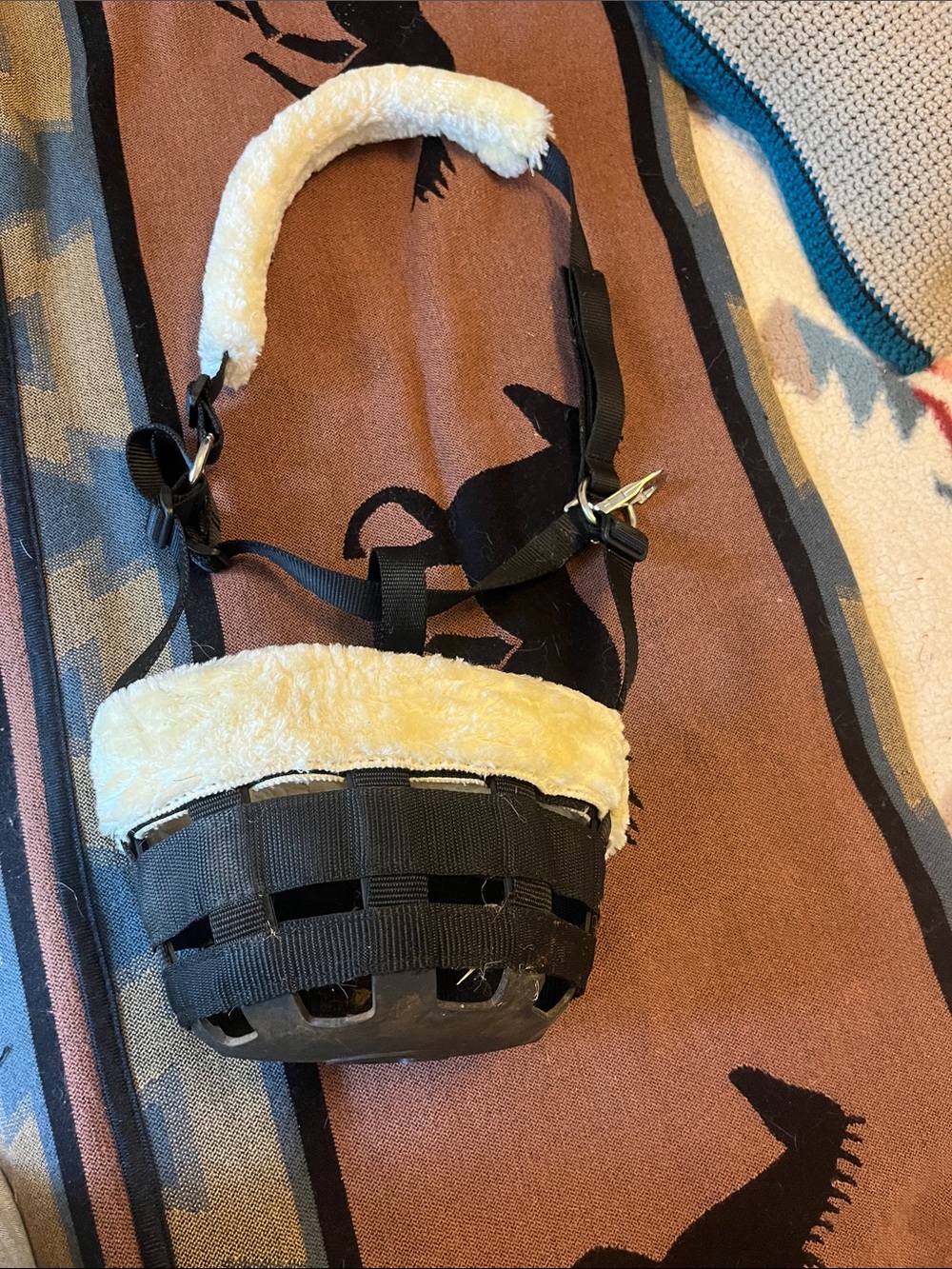 Fleece lined grazing muzzle
